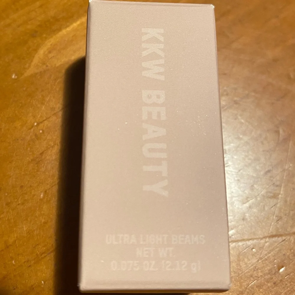 KKW Beauty Ultra Light Beams Highlighter Lavender